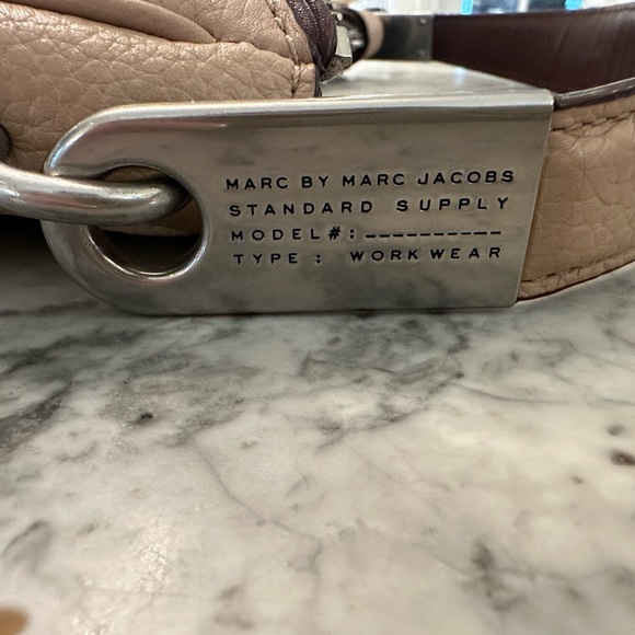 Marc Jacob’s hobo style pebbled leather bag - Picture 5 of 8